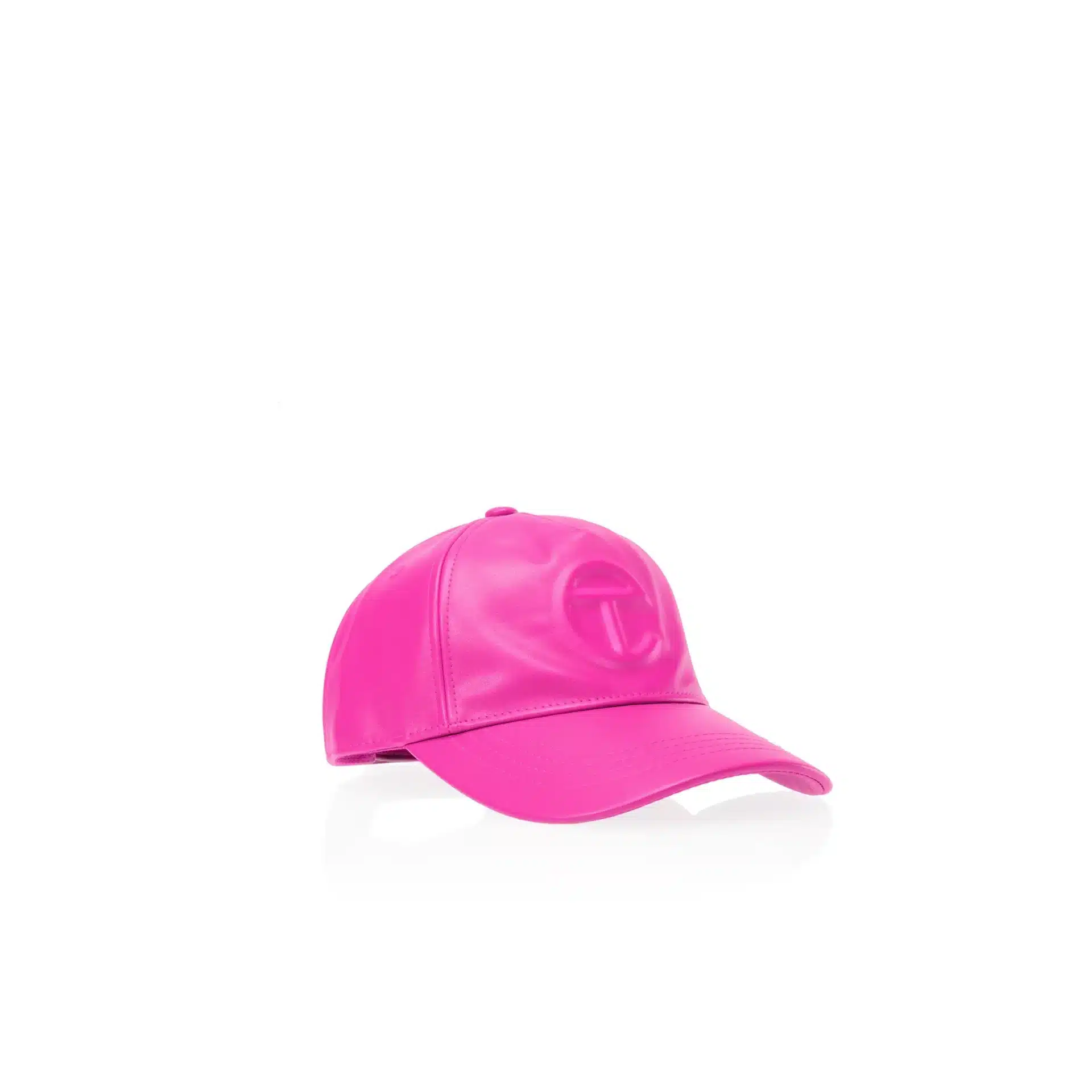 Casquette streetwear logo relief azalea Telfar-influensse