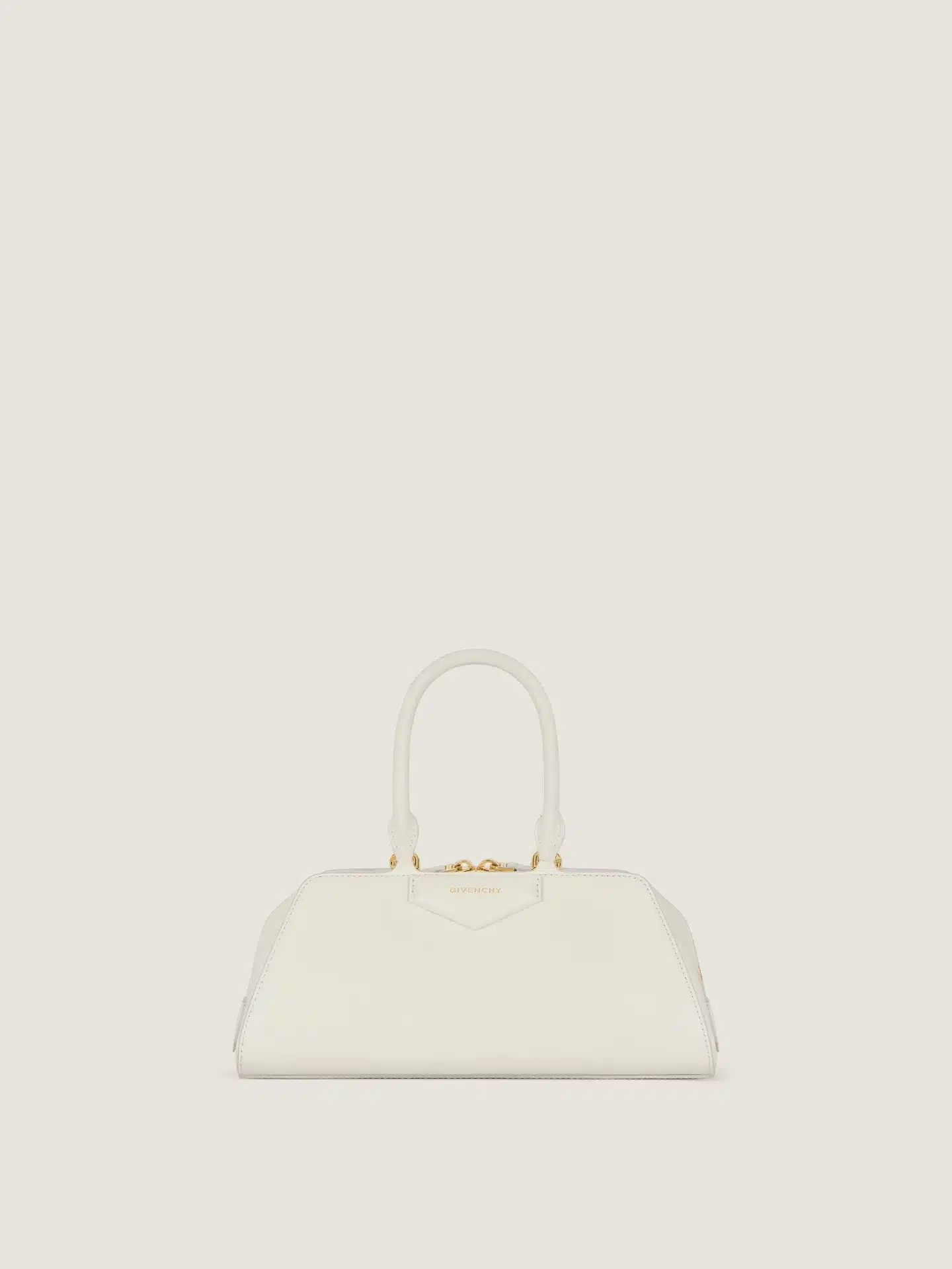 Sac à bandoulière Antigona Cube East West cuir ivoire Givenchy-influensse