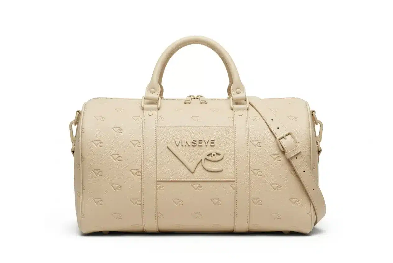 Sac de voyage logo embossé cuir grainé crème Vinseye-influensse